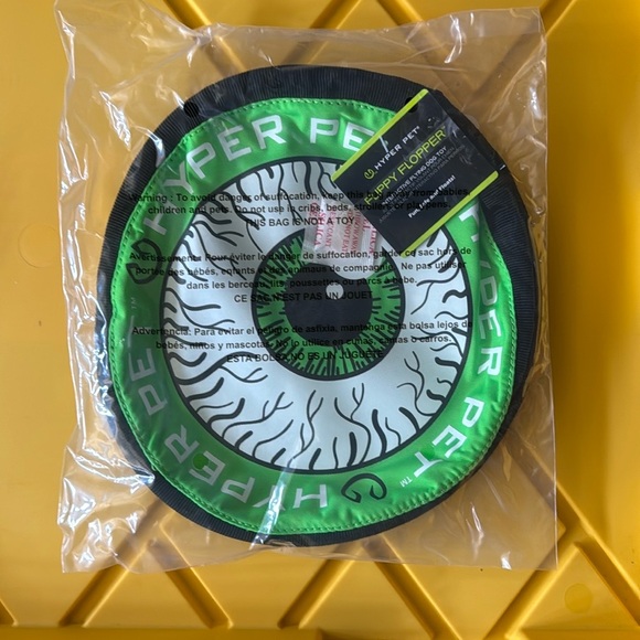 Hyper Pet Flippy Flopper 9" Flying Disc Soft Dog Toy (eyeball) - Picture 4 of 5